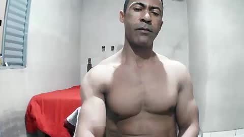 Snapshot of strongdaddyfantastic chatting on June 9, 11:49 pm strongdaddyfantastic online show from June 9, 11:49 pm