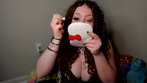 Strwbby online show from November 18, 3:45 am