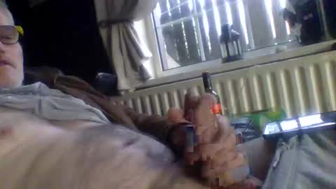 stud_1975 online show from December 16, 9:03 am