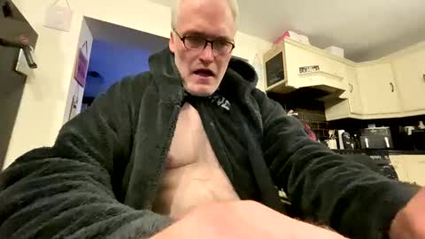 stud_1975 online show from April 6, 2:20 am