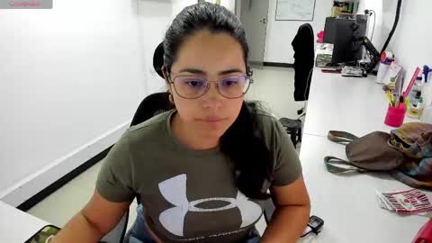 Snapshot of studcb_ chatting on May 2, 10:37 pm studcb_ online show from May 2, 10:37 pm