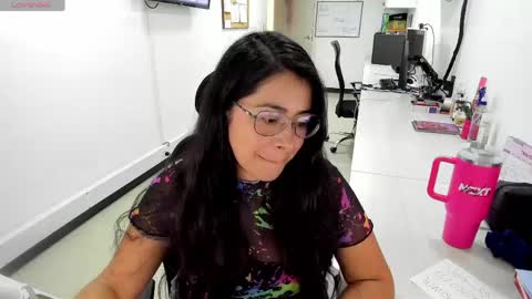 Snapshot of studcb_ chatting on May 18, 9:20 pm studcb_ online show from May 18, 9:20 pm