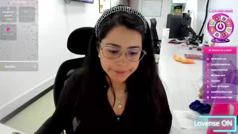 Snapshot of studcb_ chatting on May 19, 10:49 pm studcb_ online show from May 19, 10:49 pm