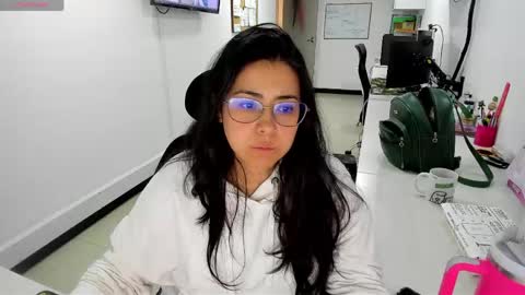 Snapshot of studcb_ chatting on May 25, 10:27 pm studcb_ online show from May 25, 10:27 pm