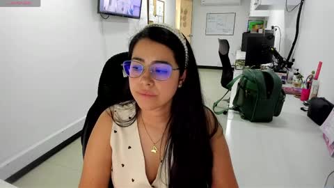 Snapshot of studcb_ chatting on May 26, 9:22 pm studcb_ online show from May 26, 9:22 pm