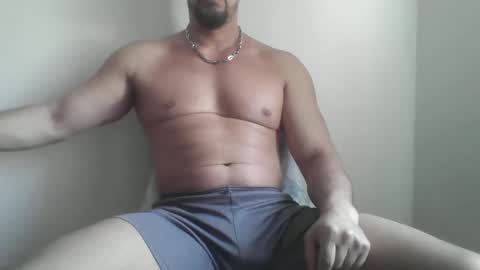 Snapshot of studdotcom chatting on May 5, 9:06 am Ero online show from May 5, 9:06 am