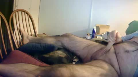 Snapshot of stugots42 chatting on December 8, 9:08 pm stugots42 online show from December 8, 9:08 pm