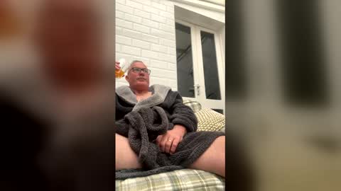 Snapshot of stumpyj2266 chatting on May 19, 5:03 am stumpyj2266 online show from May 19, 5:03 am