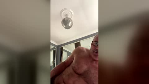 Snapshot of stumpyj2266 chatting on June 8, 7:31 am stumpyj2266 online show from June 8, 7:31 am