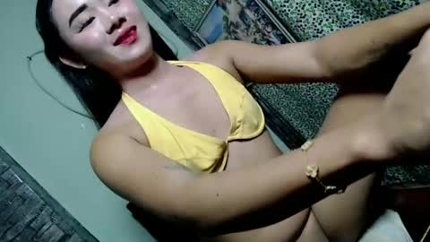 stunning_andrea69 online show from May 14, 5:31 pm
