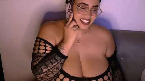 Snapshot of stweetemmac1 chatting on March 31, 2:13 am stweetemmac1 online show from March 31, 2:13 am