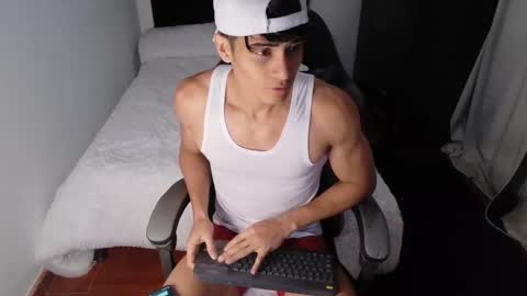 stylish men online show from October 13, 2:06 pm