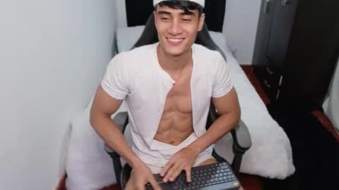 stylish men online show from October 14, 1:23 pm