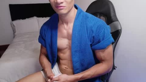Snapshot of stylishman01 chatting on May 29, 9:13 pm stylish man online show from May 29, 9:13 pm