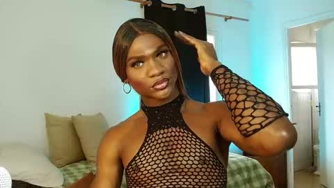 Snapshot of suannyklatten_ chatting on February 21, 12:06 pm Suanny Klatten It is my account independent online show from February 21, 12:06 pm