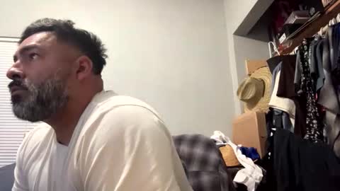 Snapshot of suavecito67 chatting on October 21, 2:34 am suavecito67 online show from October 21, 2:34 am