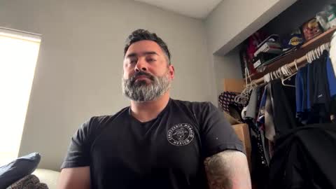Snapshot of suavecito67 chatting on May 10, 3:28 pm suavecito67 online show from May 10, 3:28 pm