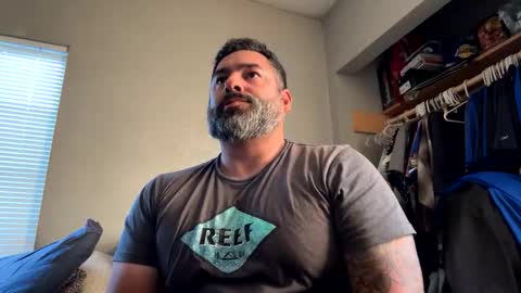 Snapshot of suavecito67 chatting on May 12, 1:58 am suavecito67 online show from May 12, 1:58 am