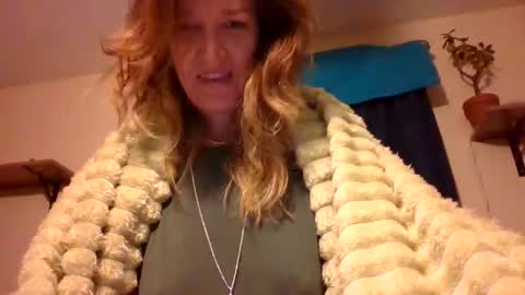 Snapshot of sub4you69brat chatting on January 13, 12:19 am sub4you69brat online show from January 13, 12:19 am