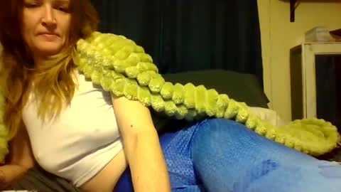 Snapshot of sub4you69brat chatting on January 24, 3:22 am sub4you69brat online show from January 24, 3:22 am