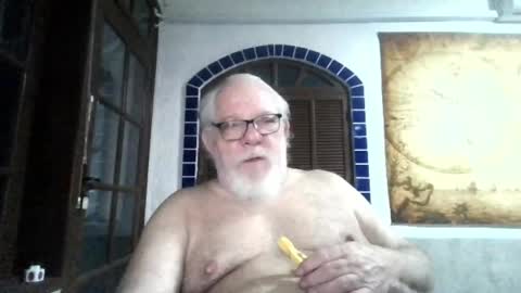 Snapshot of subbtmpig4u chatting on June 6, 2:05 am SubBtmPig4U online show from June 6, 2:05 am