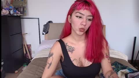 Snapshot of sublimetouch chatting on June 2, 8:44 pm Zoe online show from June 2, 8:44 pm