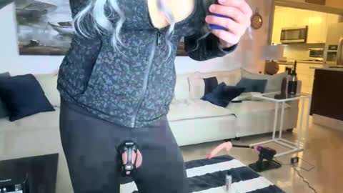 Sissy Isabella online show from December 16, 5:01 am