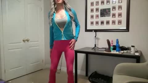 Snapshot of submiss14 chatting on May 24, 7:57 am Sissy Isabella online show from May 24, 7:57 am