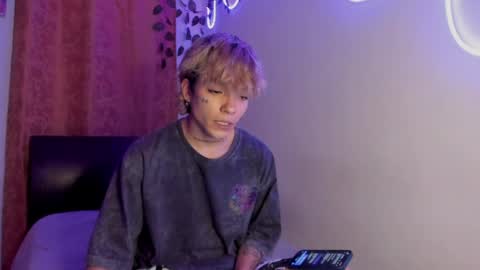 Snapshot of submissive_boyy_ chatting on April 25, 7:11 pm nico online show from April 25, 7:11 pm