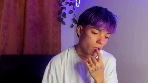 Snapshot of submissive_boyy_ chatting on May 20, 7:09 pm nico online show from May 20, 7:09 pm