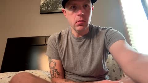 submissivebrett381 online show from April 28, 12:54 pm