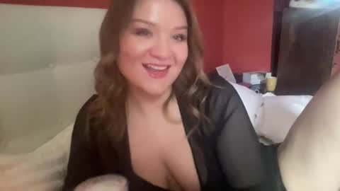 Snapshot of submissivescarletxo chatting on February 18, 4:03 pm Scarlet online show from February 18, 4:03 pm