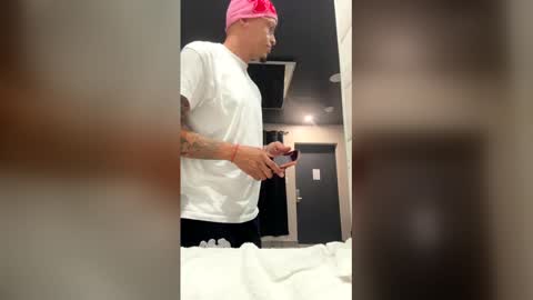 succafreeswag online show from March 30, 5:19 am