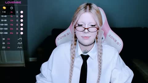 Snapshot of succubus_leslie chatting on October 11, 11:47 pm succubus_leslie online show from October 11, 11:47 pm