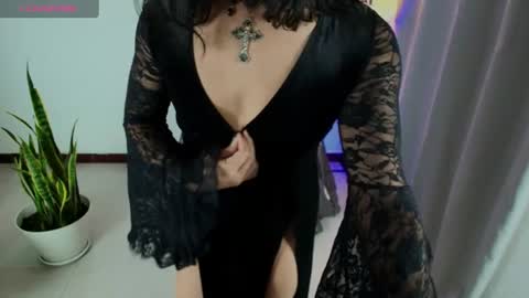 Snapshot of succubus_vitta chatting on August 1, 12:32 am Vitta online show from August 1, 12:32 am