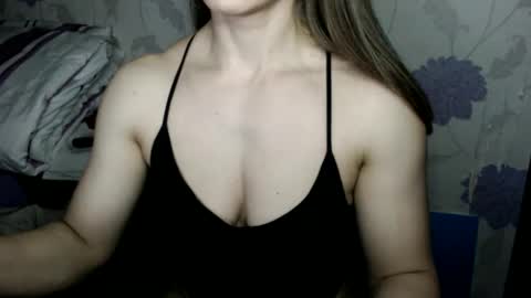 succubusqueen669 online show from April 18, 10:10 pm