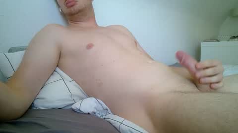 Snapshot of suck_me_bby chatting on June 27, 1:06 pm suck_me_bby online show from June 27, 1:06 pm