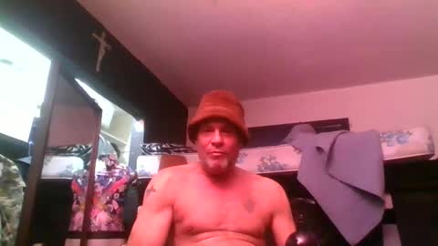 SUCKITU812 online show from December 26, 9:44 am