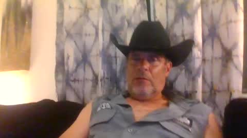 SUCKITU812 online show from September 16, 8:26 am