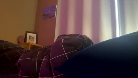 SaraSabeen online show from December 18, 4:17 pm