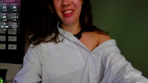 Snapshot of suee_larson chatting on June 21, 1:13 pm Sue online show from June 21, 1:13 pm
