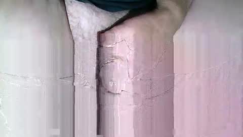 Snapshot of suesser0009 chatting on April 14, 11:49 am Martin sweetboy online show from April 14, 11:49 am
