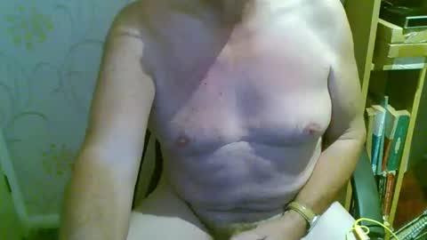 Snapshot of suffolkboy4 chatting on November 7, 9:48 pm suffolkboy4 online show from November 7, 9:48 pm