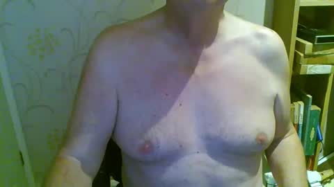 Snapshot of suffolkboy4 chatting on February 25, 7:12 pm suffolkboy4 online show from February 25, 7:12 pm