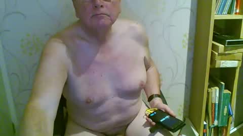 Snapshot of suffolkboy4 chatting on March 3, 9:10 pm suffolkboy4 online show from March 3, 9:10 pm