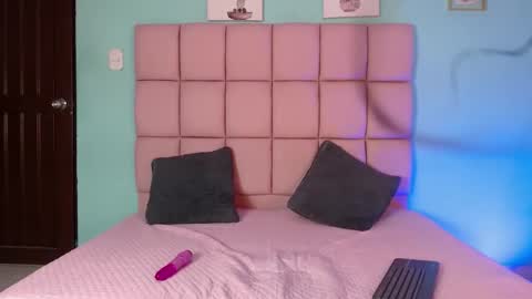 Snapshot of sugar_dollq chatting on February 11, 3:22 am sugar_dollq online show from February 11, 3:22 am