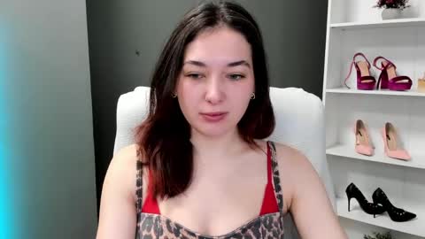 Snapshot of sugar_xmegan chatting on May 1, 8:19 am Megan online show from May 1, 8:19 am