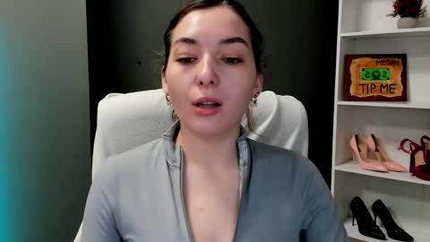 Snapshot of sugar_xmegan chatting on June 3, 6:49 am Megan online show from June 3, 6:49 am