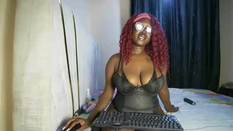 Snapshot of sugara_spicexo chatting on April 21, 2:51 am Ss online show from April 21, 2:51 am