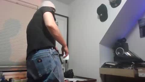 Snapshot of sugargay222 chatting on April 14, 1:55 am Sugar online show from April 14, 1:55 am